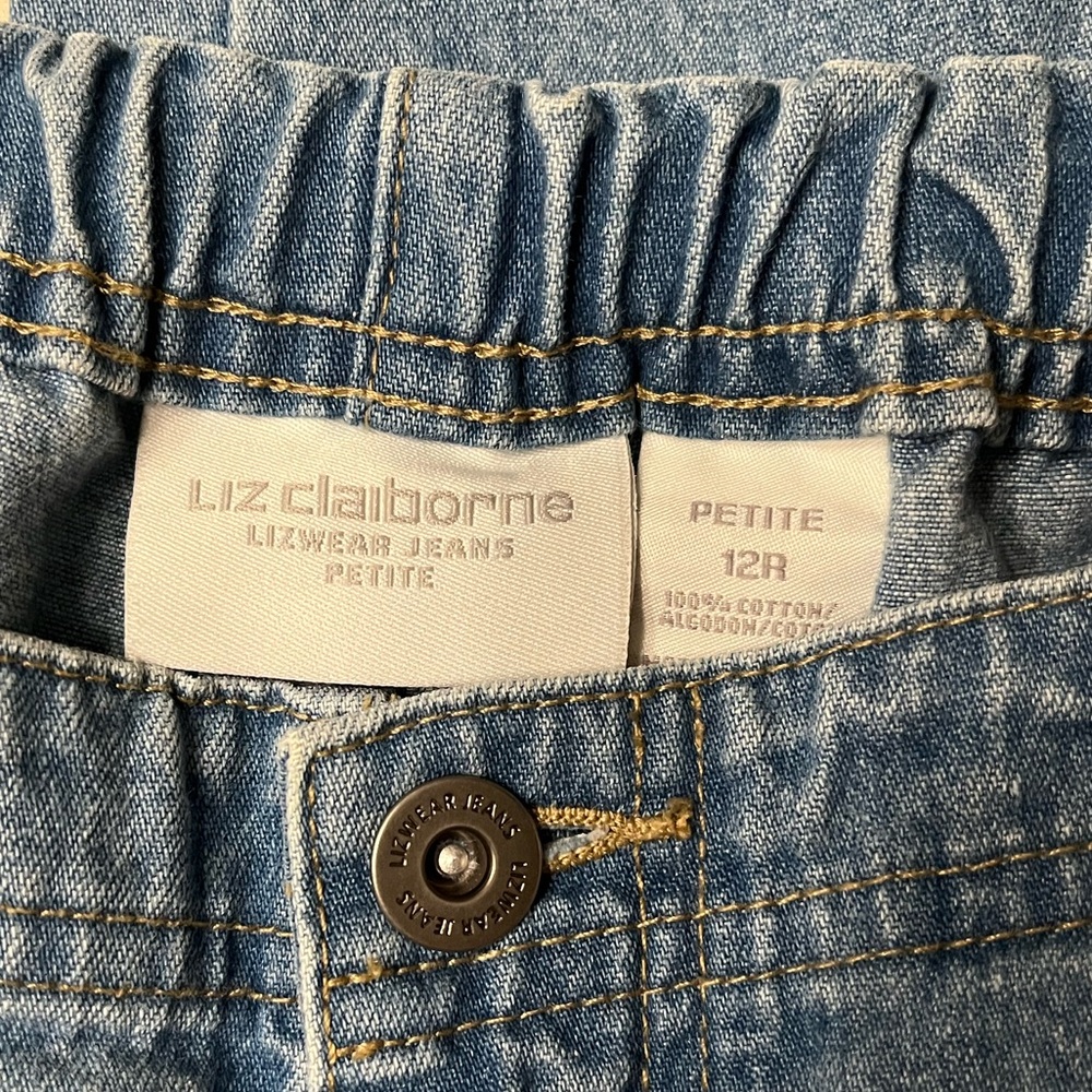 Liz Claiborne Lizwear jeans - Picture 3 of 4